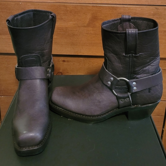 Frye Harness 8R Boots - Picture 2 of 4